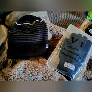 Nike Beenie and 2 Pair of Touchscreen Gloves Gloves